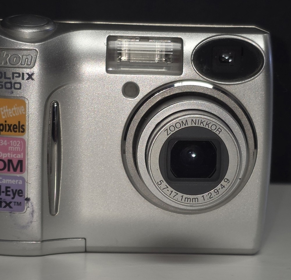 Nikon Digital Camera Coolpix 4600 4.0MP Silver Tested