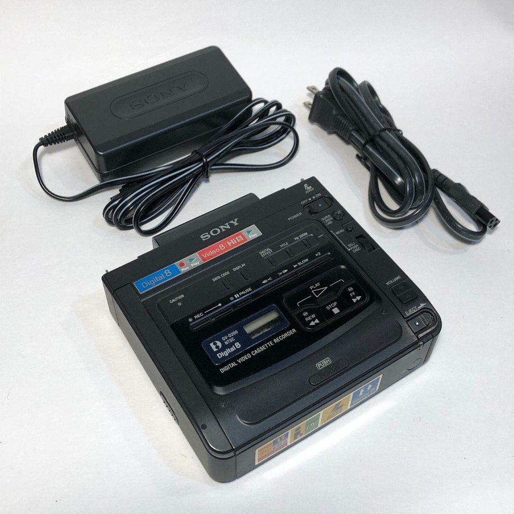 SONY GV-D200 Digital8 Video8 Digital 8 Player Recorder (Caution Light Flashes)