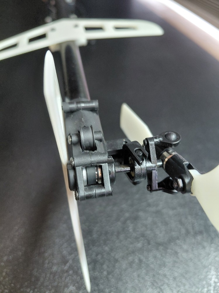 Heli-Max AXE 400 3D RTF Helicopter