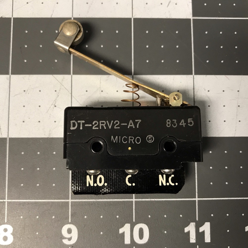 Micro Switch DT-2RV2-A7  (LA20V)