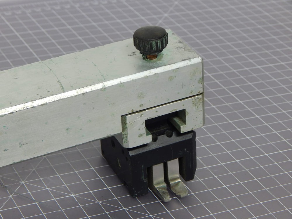 SLE MICROGRAPH LABORATORY GRINDER HOLDER M2886