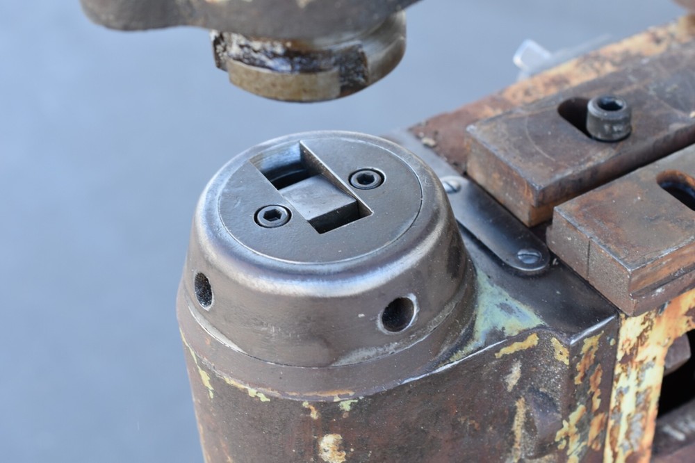 Pullmax Model D2 Nibbler Beveler Circle Cutter Sheet Metal Shear Shaping Machine