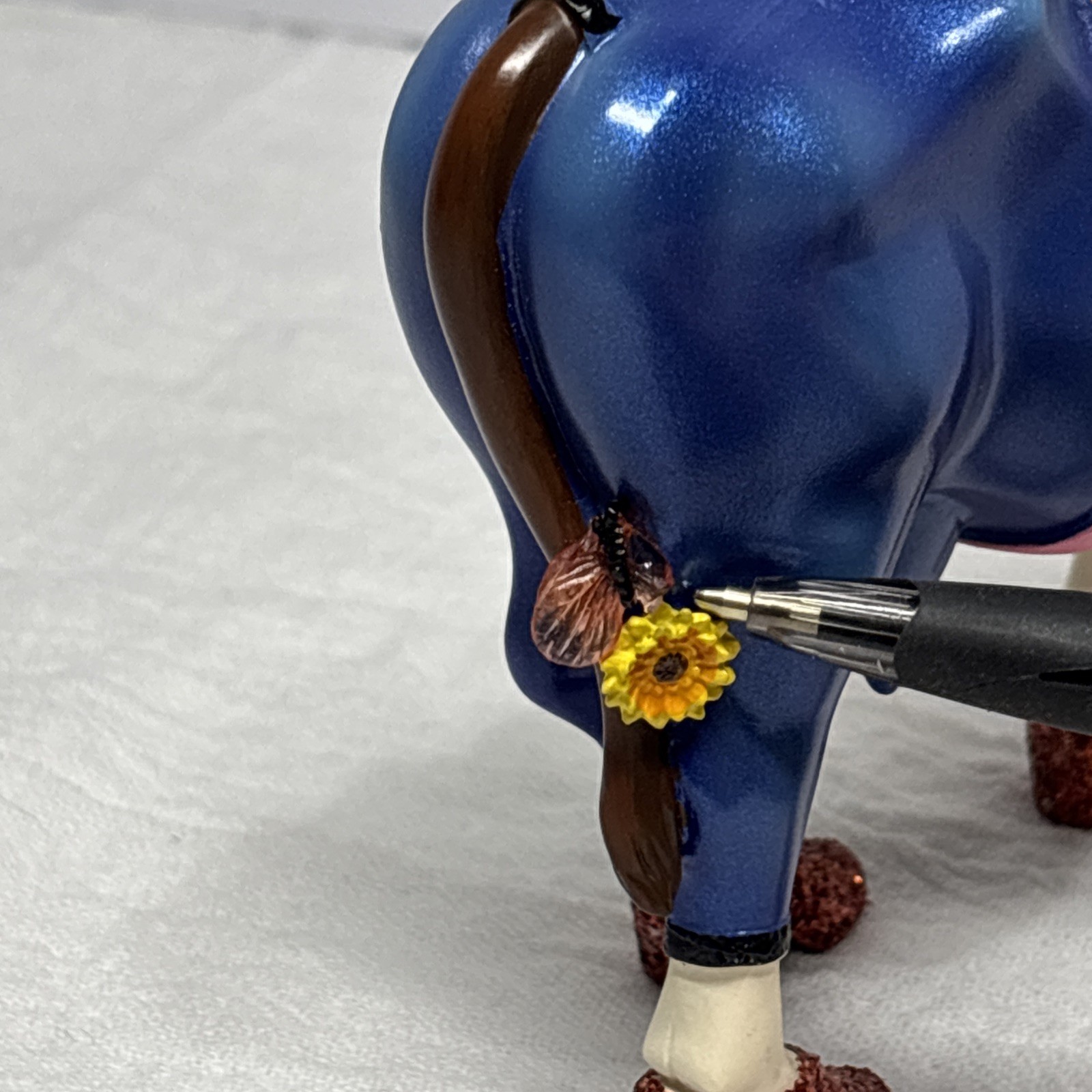 Cow Parade Beehive Bovine 2002 Retired VINTAGE-READ DESCRIPTION