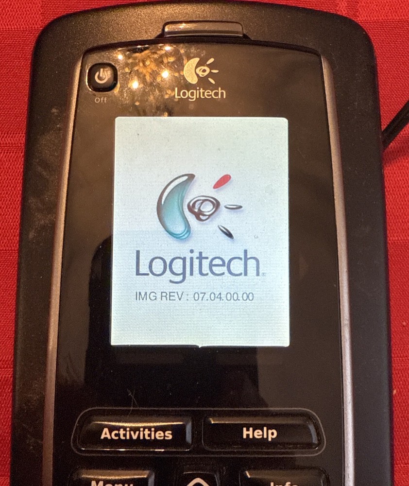 Logitech Harmony900 Smart Universal Remote Control w/Cradle. Cord. (READ)