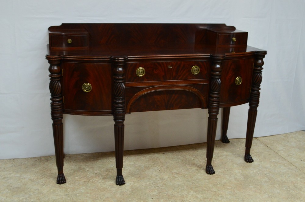 HENREDON MAHOGANY SIDEBOARD