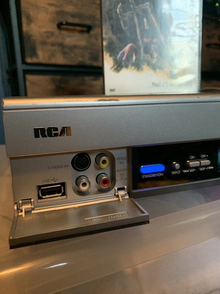 RCA DRC8005N Progressive-Scan DVD Player/Recorder