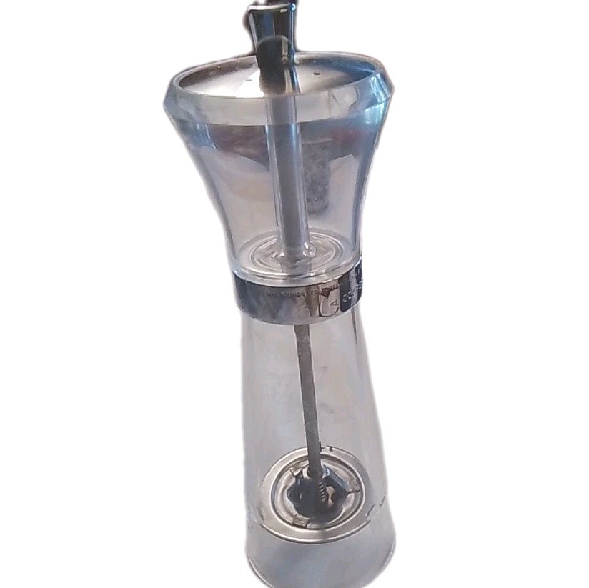 Vintage W M Bounds PEPPER MILL PRECISION GRINDER