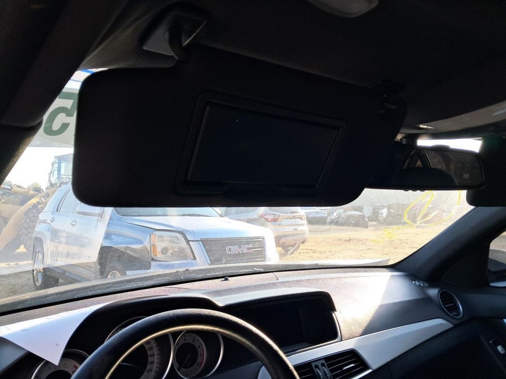 C220 2013 Glove Box 4754485