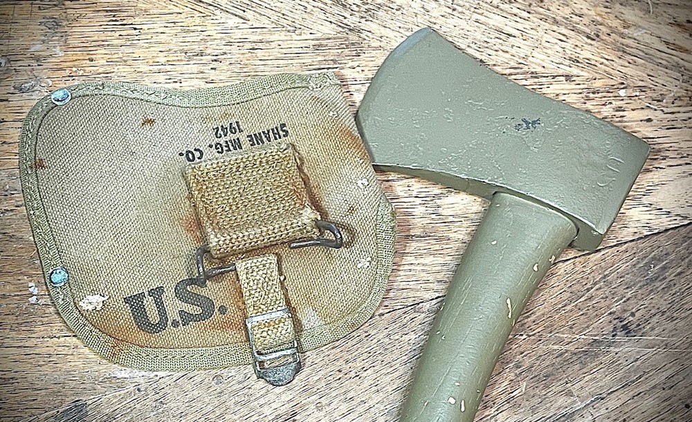 WWIIOriginal 1942 U.S. ARMY OD Green Hatchet W/sheath cover.