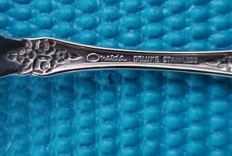 4-Oneida Deluxe Monte Carlo Stainless TEASPOONS 6"