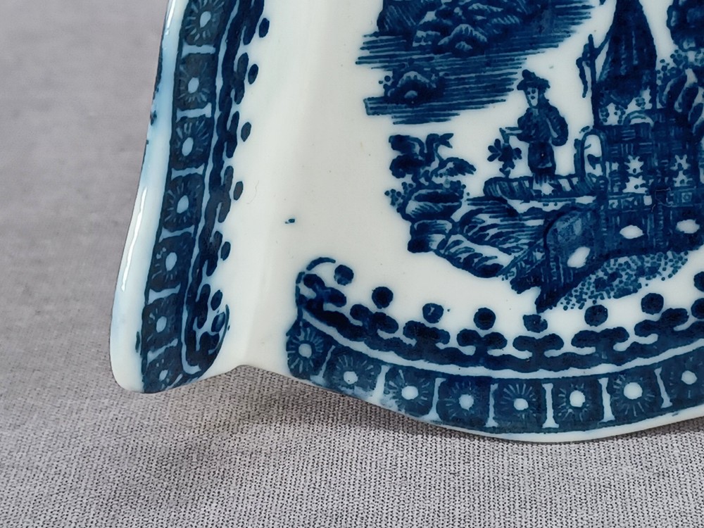 British Caughley Fisherman Pattern Asparagus Server Circa 1785-1795 B