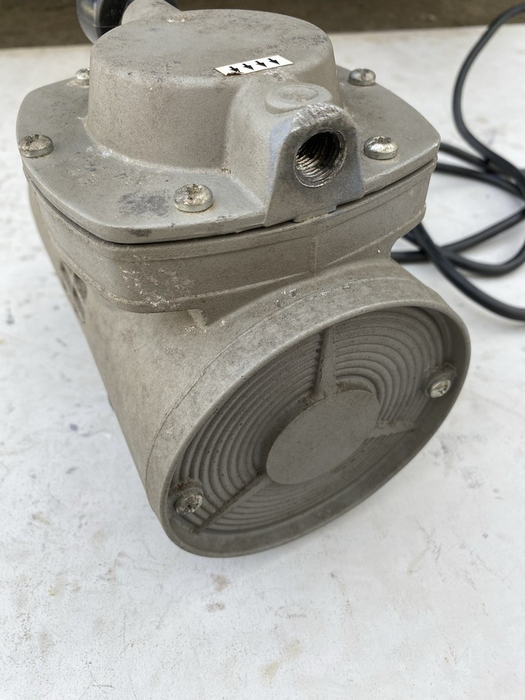Thomas 917CA18-59D Compressor / Vacuum Pump 115V 60Hz 3.0A