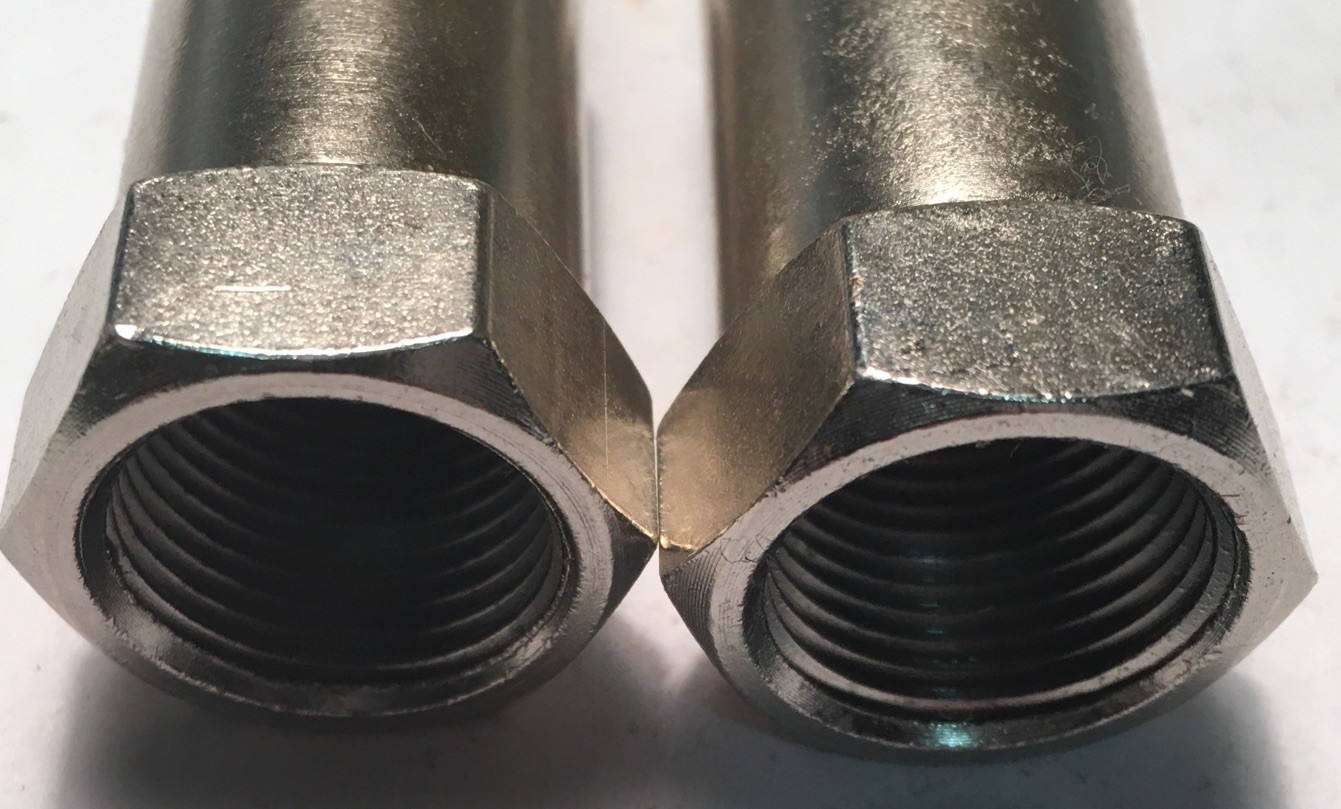 (2) Non Fouler Spark Plugs Adapters 18 Mm X 1.50