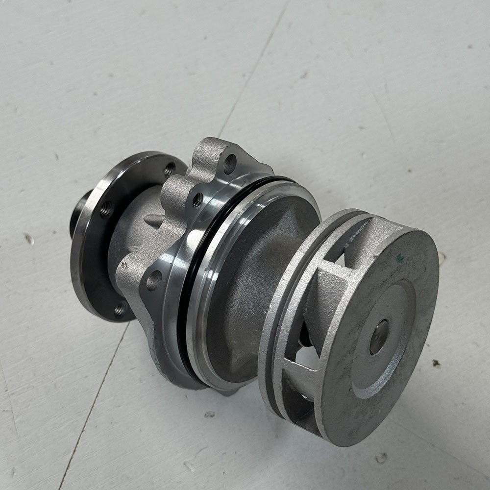 BOSCH Water Pump For BMW X5 E34 E36 E39 E46 E53 E83 E85 11517527799 11517527910