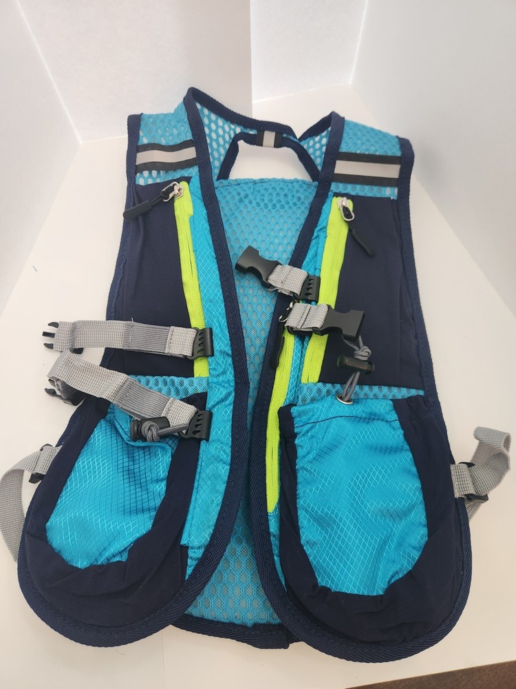 Hydration Pack Backpack, Lightweight Water Backpack with 1.5 L Leakproof Bladder