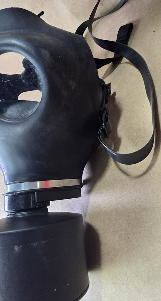 Surplus Israeli Gask Mask And Filter
