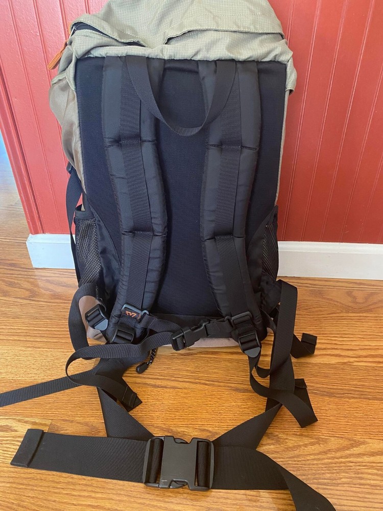 Coleman Exponent Hiking Backpack Padded Back & Straps 100% Nylon