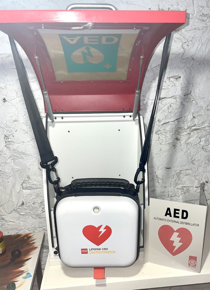 LIFEPAK CR2 Essential - Fully Automatic Defib - Portable Bundle - AED