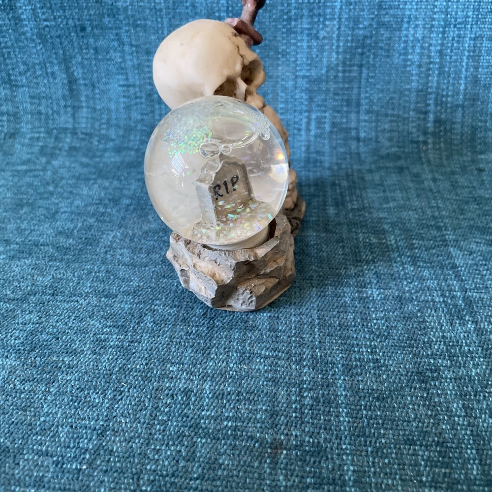 Halloween Figurine Confetti Globe-small
