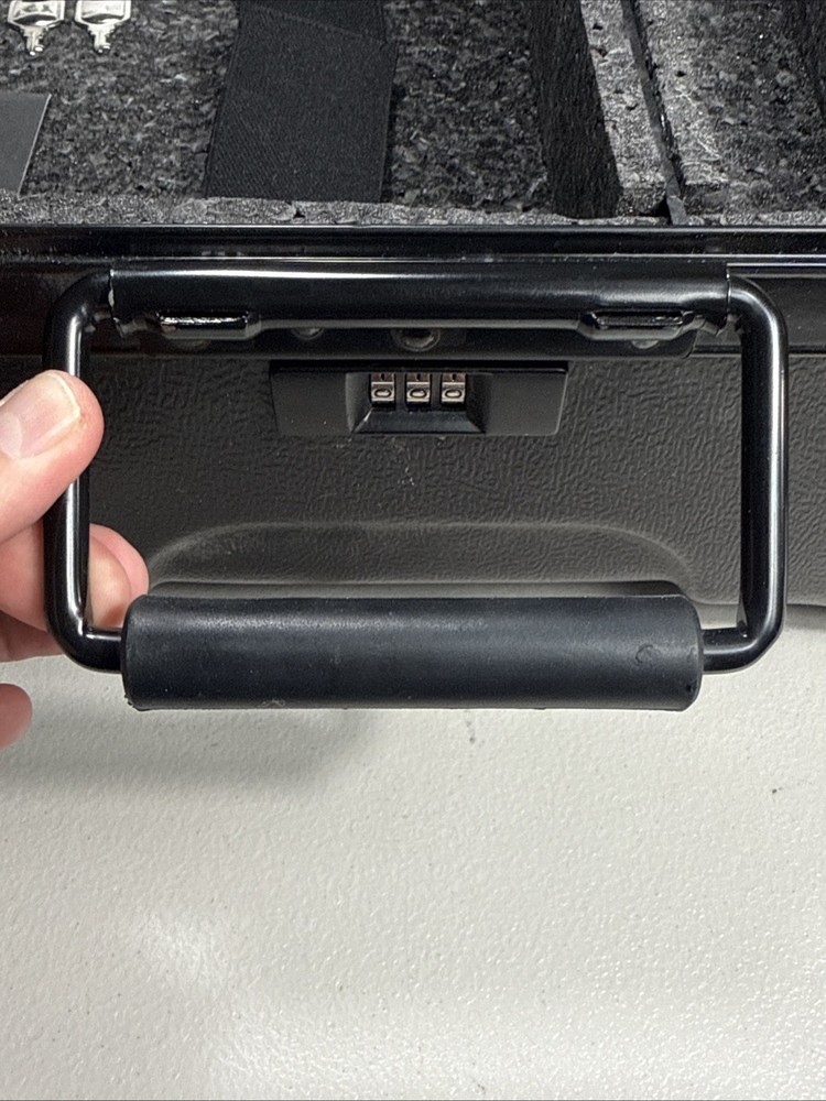 VTG Sudhaus Combo-Code 20” Black Hardshell Rolling Case Keys Combo EXCELLENT EUC