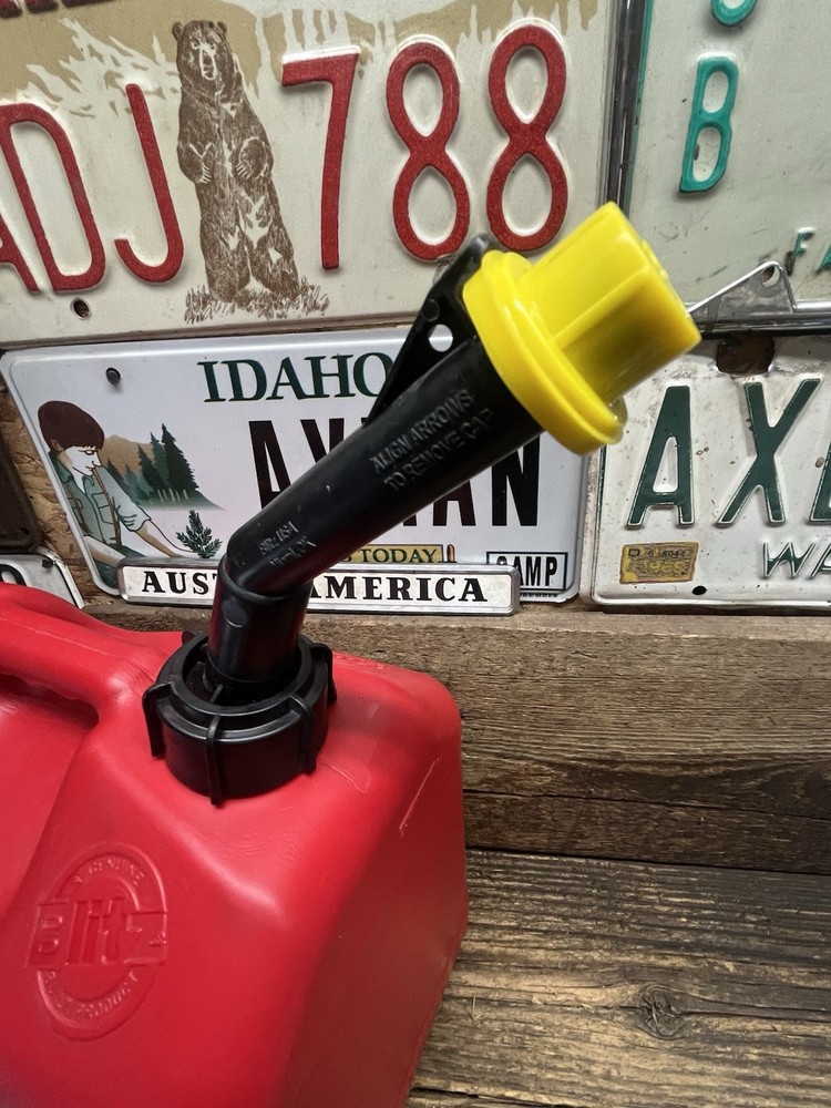 Blitz 2 Gallon 8 oz Gas Can Model 50810