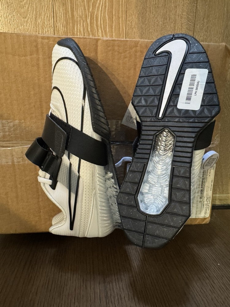 Nike Romaleos 4 Size 7 Women’s 8.5