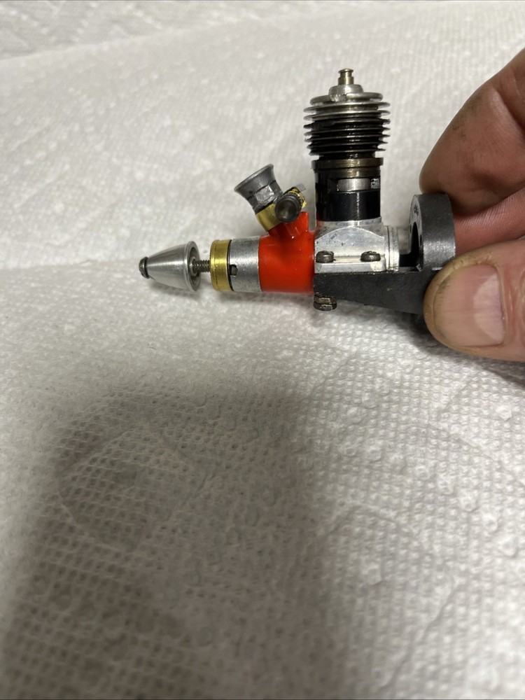 COX .051 Tee Dee model airplane engine