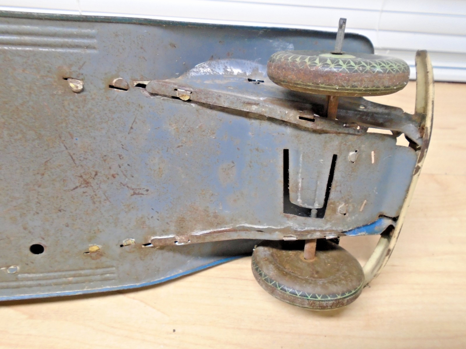 c30s Mettoy England Rolls Royce Metal Sedan Wind-Up Motor Works w/Driver