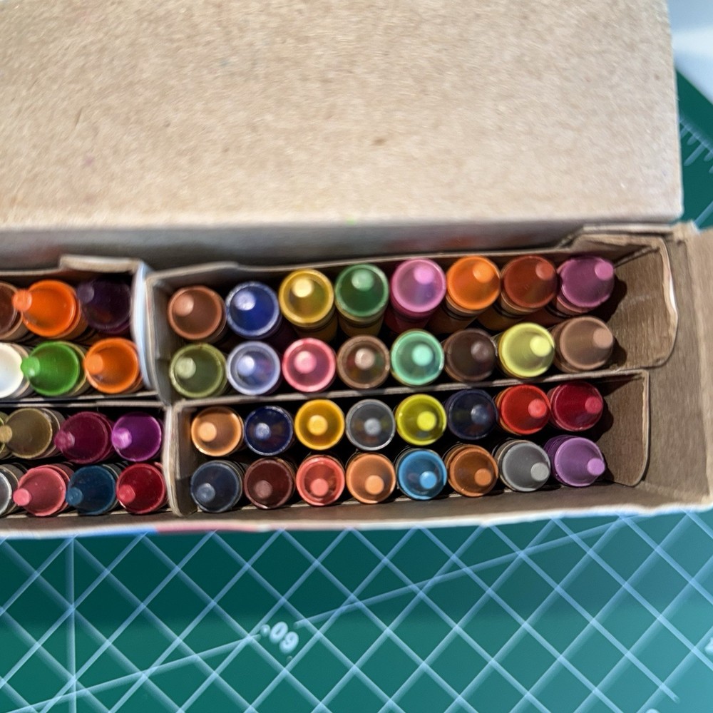 Crayola 64 Crayons Poptism Special Edition 2017 Built-In Sharpener