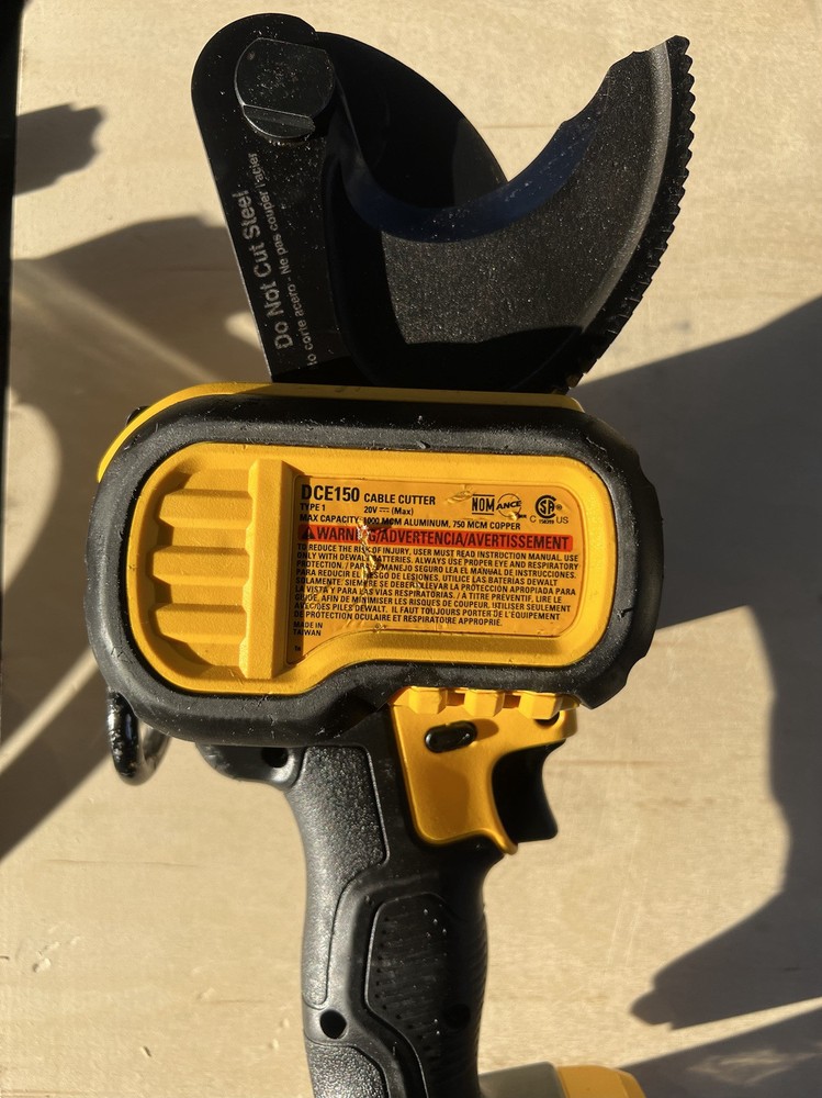DEWALT DCE150B 20V Max Cordless Cable Cutting Tool ONLY