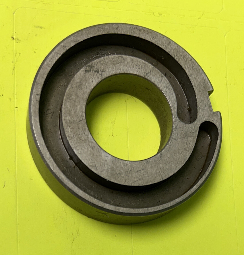Singer 240555 Eccentric Drive Guide