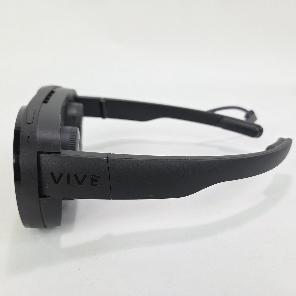 HTC Vive Flow Virtual Reality VR Headset Glasses w/ Controller