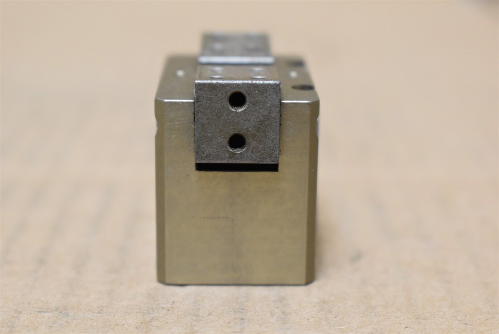 Robohand Pneumatic Angular Gripper Model RA-5