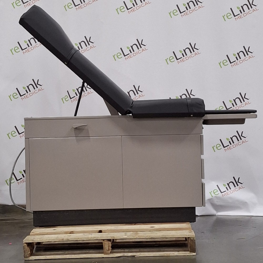 Midmark Ritter Model 104 Exam Table
