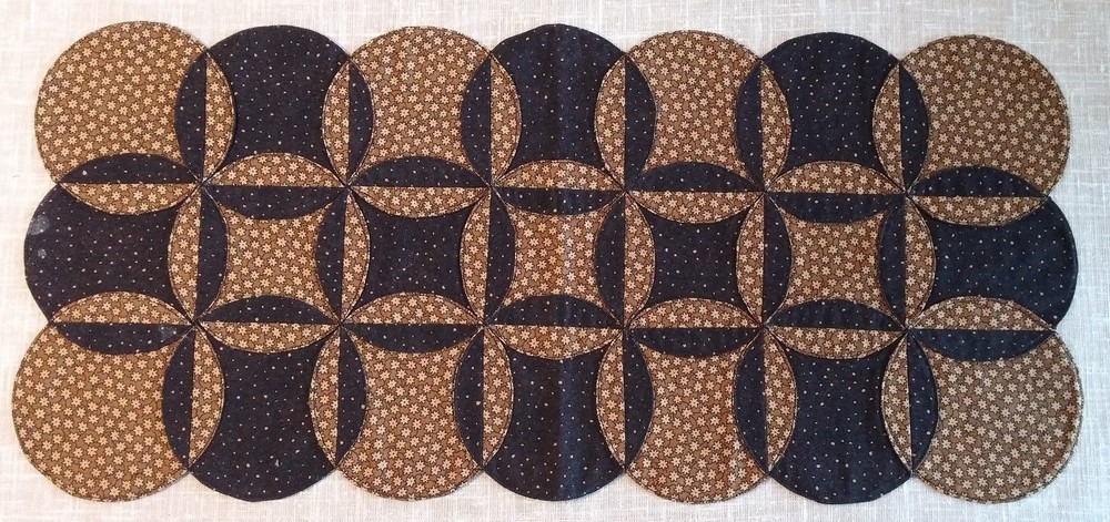 Q-03 "Thread Song" Orange Peel Placemat or Table Runner Sewing Pattern