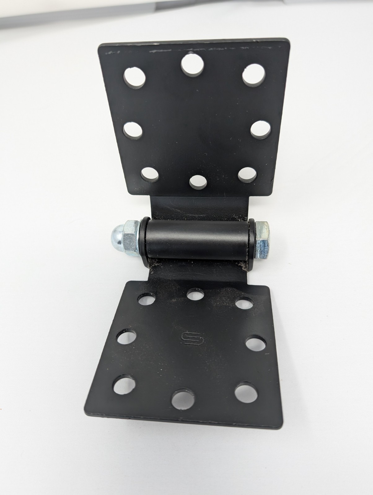 Santa Cruz Model SC-9302 – Mounting Hinge - New