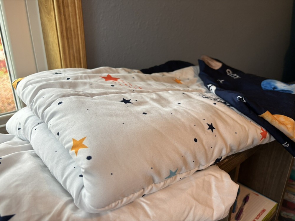 PINNKKU 4-Piece Toddler Bedding Set - Solar System
