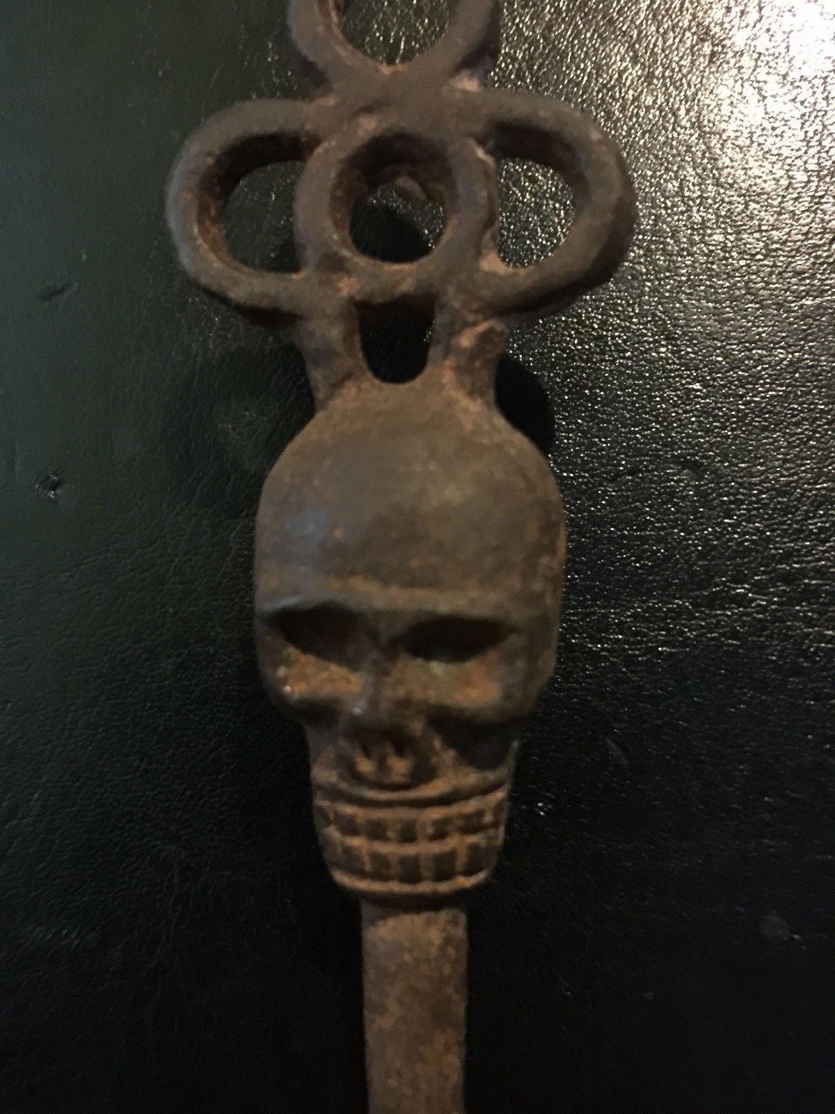 Awesome Victorian Skull Key Skeleton METAL Cast Iron Collector Cathedral Decor