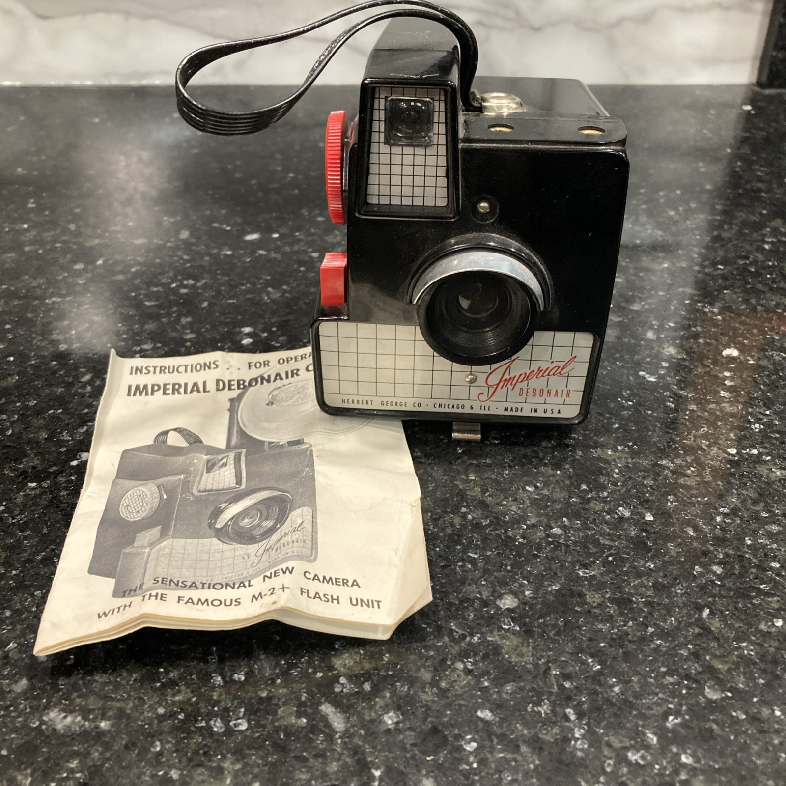 Vintage Imperial Debonair Flash Box Camera With Manual Untested With 4 Bulbs