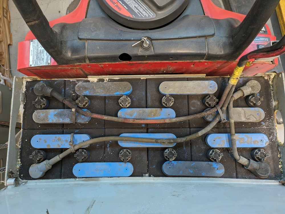 Raymond E85-13 Riding Pallet Jack with Battery