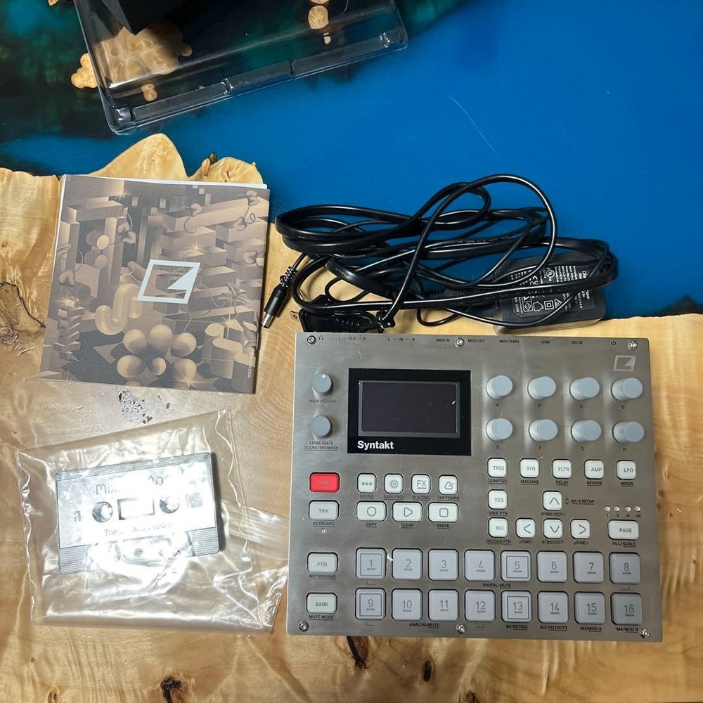 elektron Syntakt e25 Remix Edition Digital Drum SAMPLER Sequencer