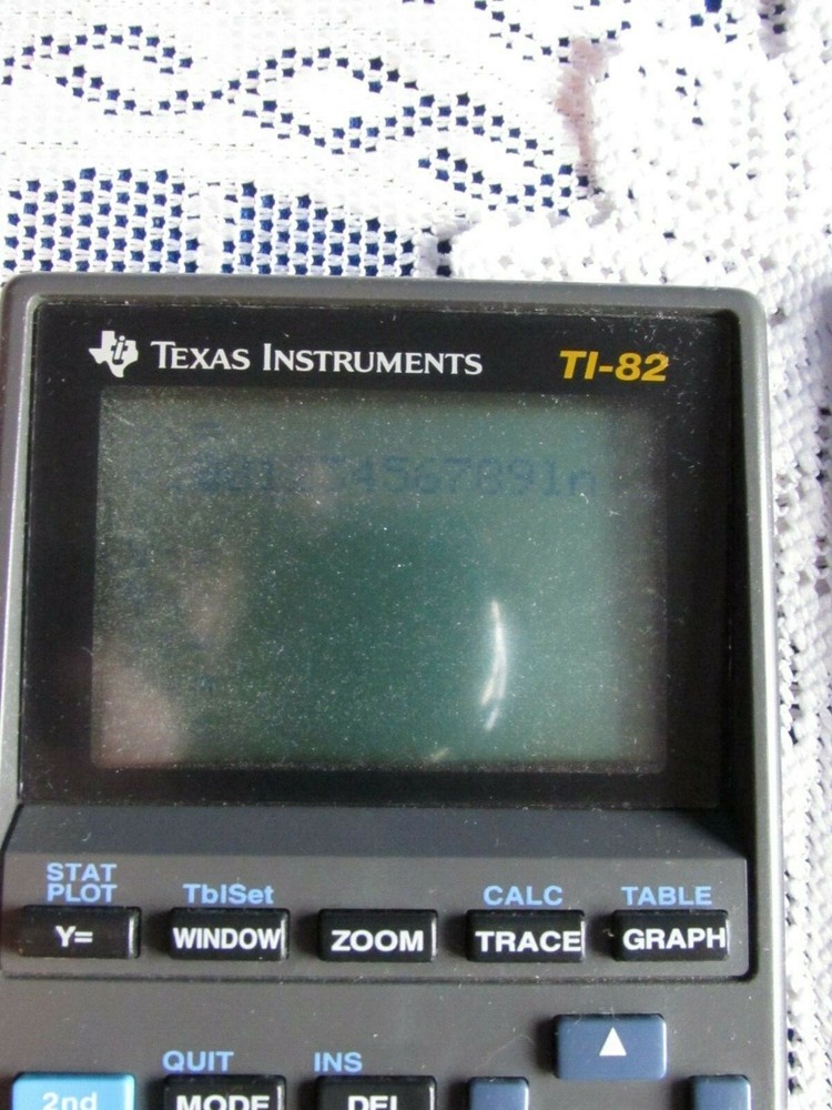 TEXAS INSTRUMENTS TI-82 SCIENTIFIC GRAPHING CALCULATOR WITH COVER WORKS EUC
