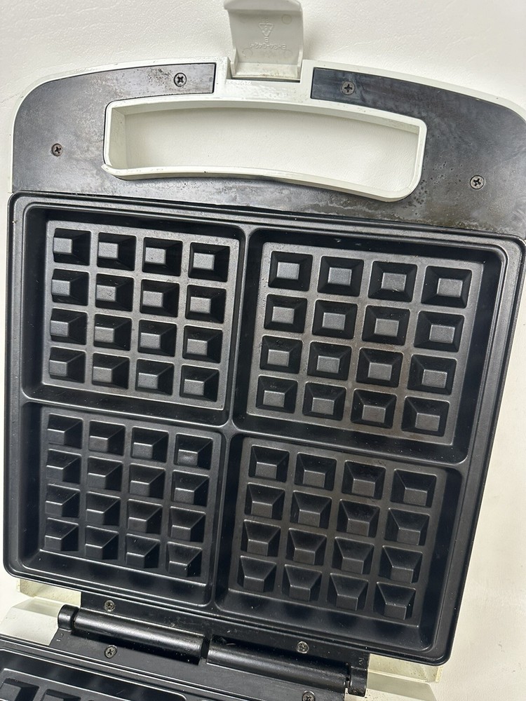 Toastmaster Belgian Waffle Maker TWB4