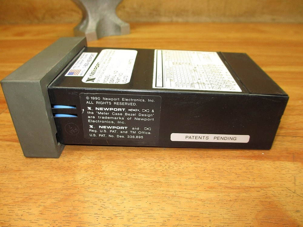 Newport Electronics INFCP-0 *USED POWERS UP* Panel Meter