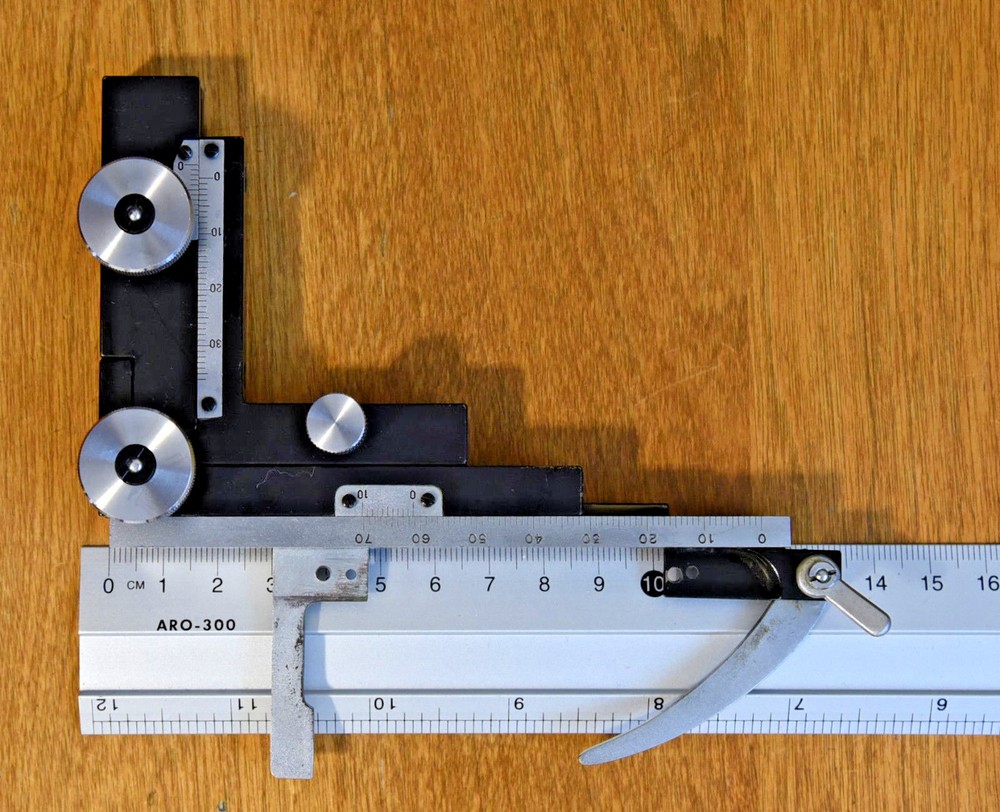Japan Mechanical Microscope 2-Axis Adjustable Scaled Slide Stage in Great Shape!