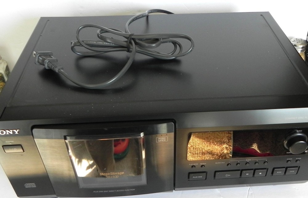 Sony CDP-CX53 50 Disc CD Changer with remote EUC
