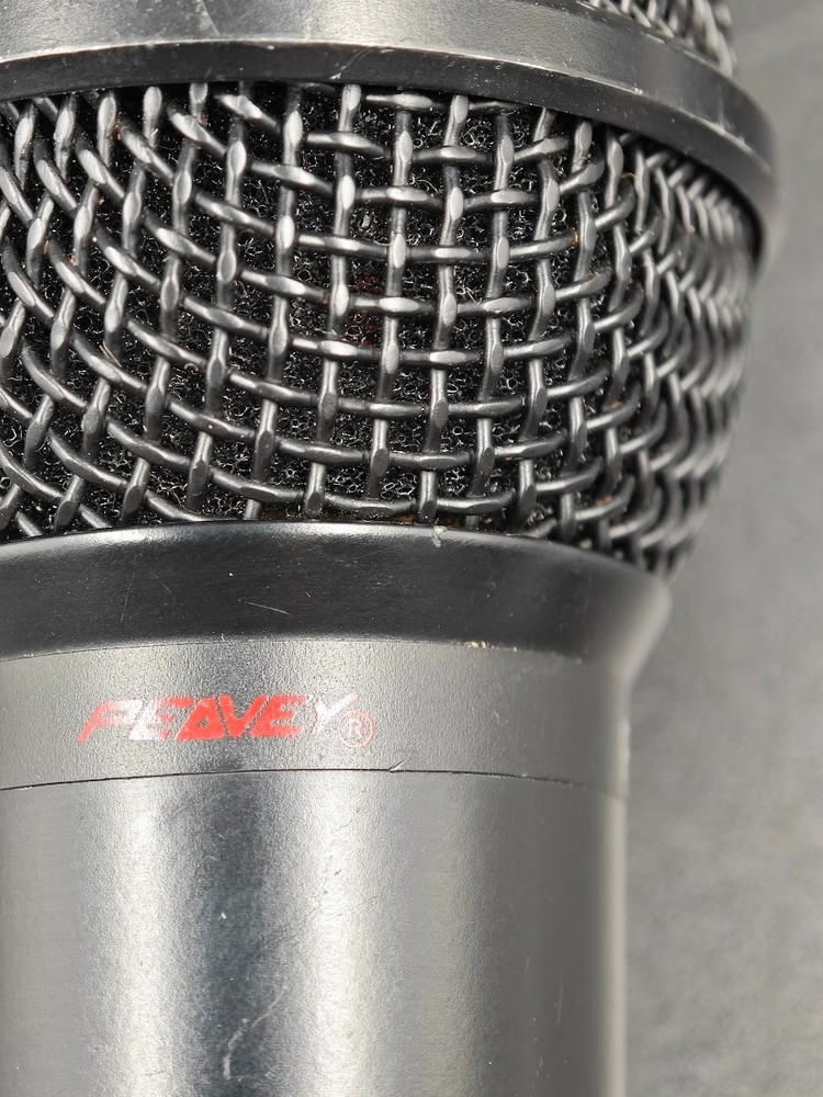 Uni-Directional Dynamic Microphone Black Used Working