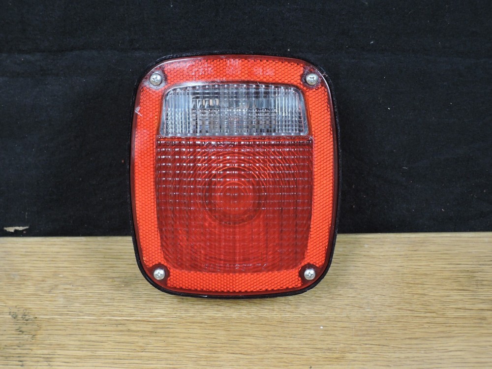 Grote 5393-71 Tail Light Take-Off 3 Stud