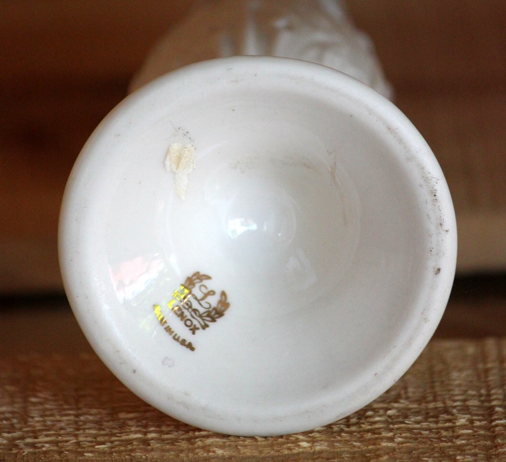 Woodland Pattern Leaf Embossed Tall Bud Vase