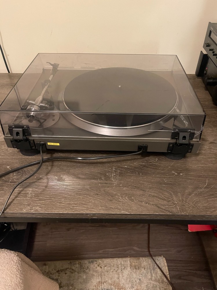 Mitsubishi DP-EC8 Quartz Lock Turntable